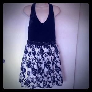 "City triangles" black and white dress size 11